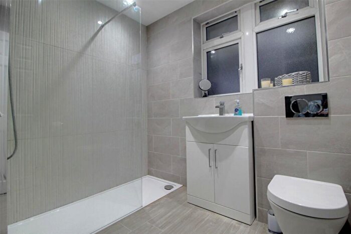 3 Bedroom End Of Terrace House For Sale In Carmarthen Close, Farnborough, Hampshire, GU14