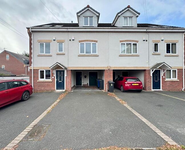 3 Bedroom Terraced House To Rent In Lantern Road, Dudley, DY2