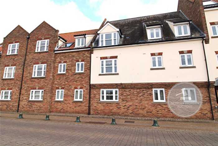 2 Bedroom Flat For Sale In South Quay, King's Lynn, Norfolk, PE30