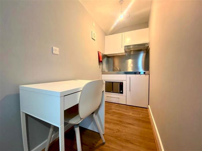Studio To Rent In Bearwood Road, Bearwood, Smethwick B66