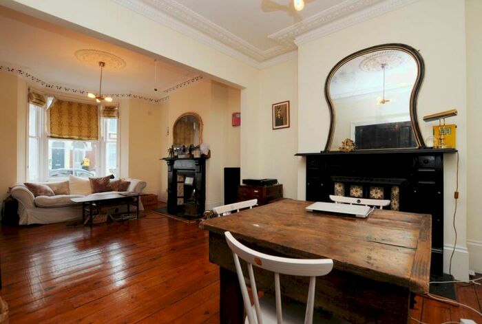 4 Bedroom House To Rent In Listria Park, Stoke Newington, N16