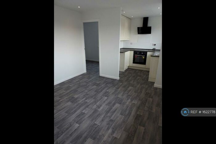 1 Bedroom Flat To Rent In Wedgewood Road, Hitchin, SG4