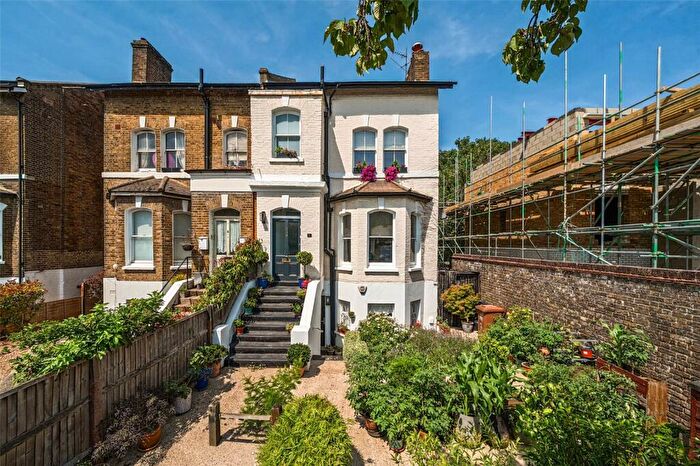 1 Bedroom Apartment For Sale In Southbrook Road, London, SE12