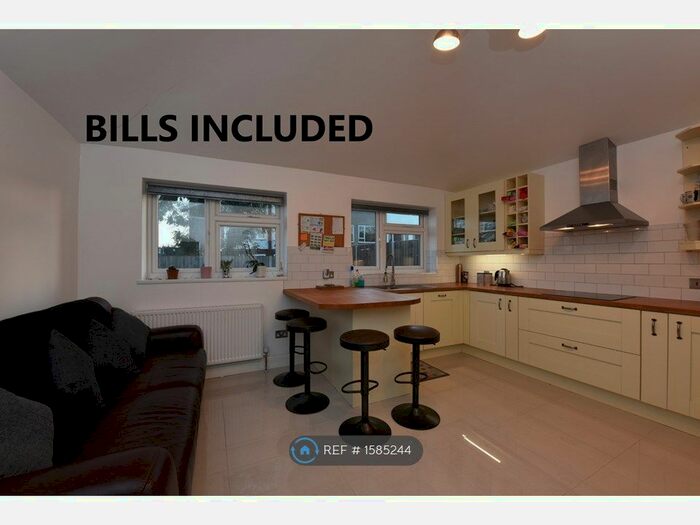 5 Bedroom End Of Terrace House To Rent In Guildford Park Avenue, Guildford, GU2