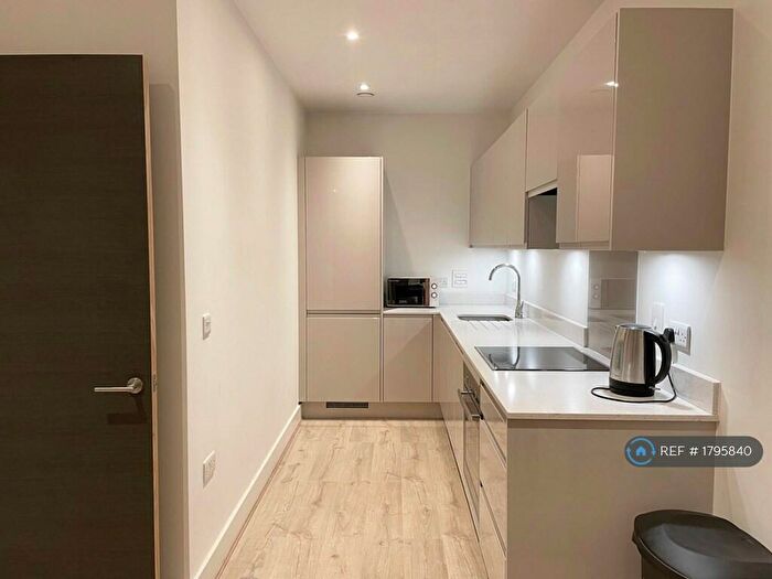 1 Bedroom Flat To Rent In Sailors House, London, E14