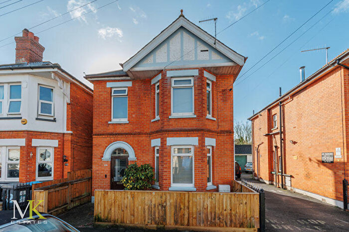 3 Bedroom Detached House For Sale In Wheaton Road, Bournemouth, BH7