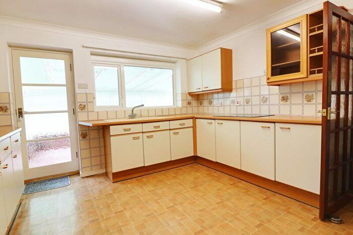2 Bedroom Detached Bungalow For Sale In Rosemary Way, Waterlooville, PO8