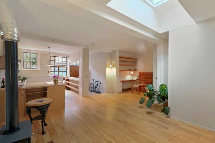 1 Bedroom Mews To Rent In Daleham Mews, Hampstead, NW3