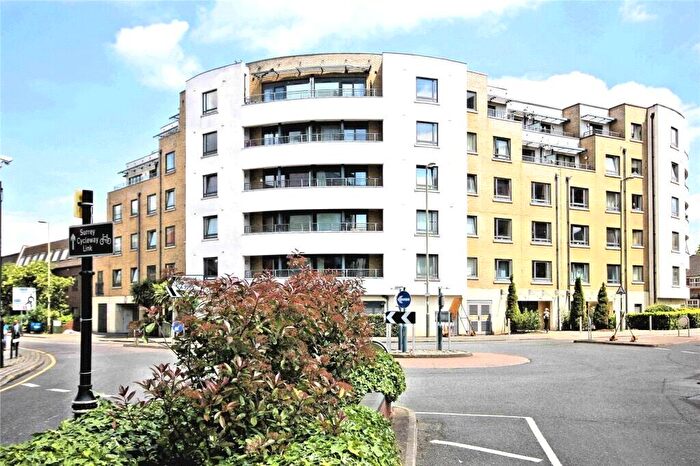 2 Bedroom Apartment For Sale In Bramwell Place, Chertsey Road, Woking, GU21
