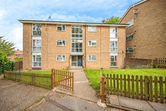 2 Bedroom Flat For Sale In Brecon Close, Ipswich, IP2