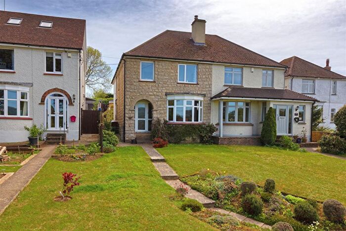3 Bedroom Semi-Detached House For Sale In London Road, Ryarsh, ME19