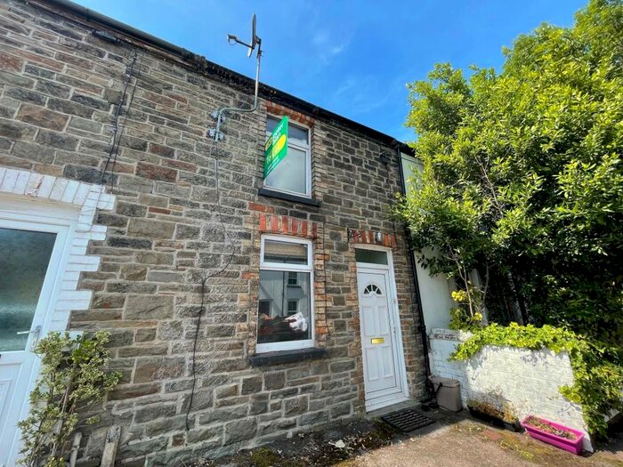 2 Bedroom Property To Rent In Queen Street, Tongwynlais, Cardiff, CF15