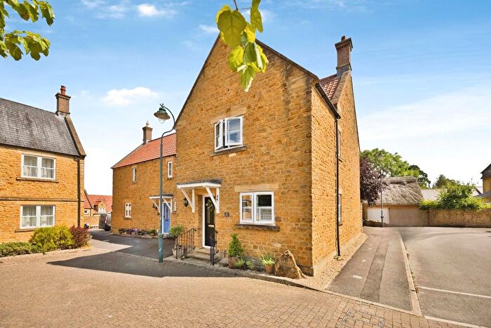 4 Bedroom Semi-Detached House For Sale In Becks Field, Stoke-Sub-Hamdon, Somerset, TA14