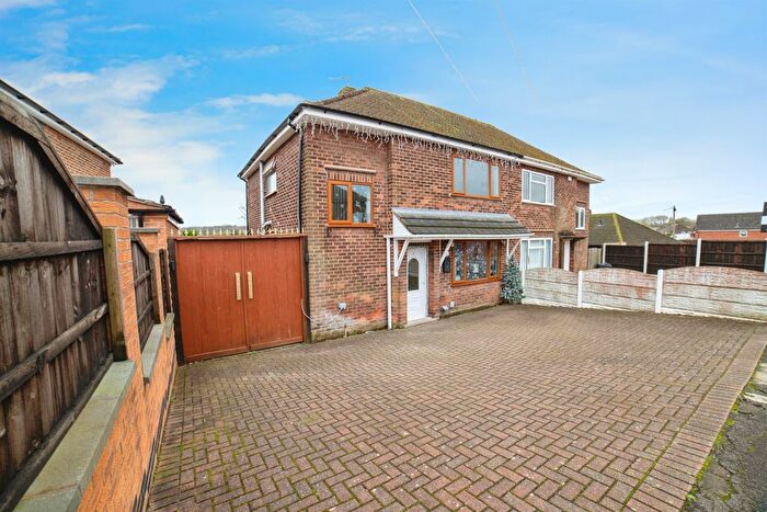 3 Bedroom Semi-Detached House For Sale In Avis Avenue, Heanor, DE75