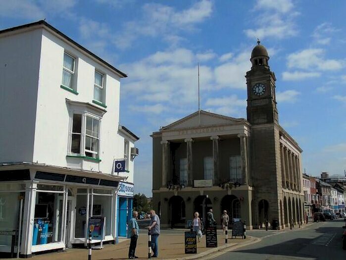 1 Bedroom Apartment To Rent In High Street, Newport, PO33