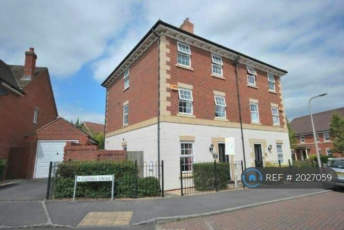 4 Bedroom Semi-Detached House To Rent In Mimosa Drive, Shinfield, Reading, RG2