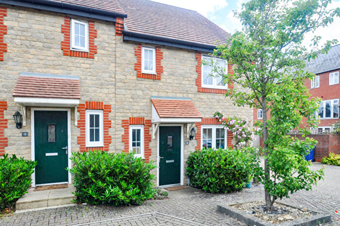 End Of Terrace House For Sale In Catterick Road, Kingsmere Bicester, Oxfordshire, OX26