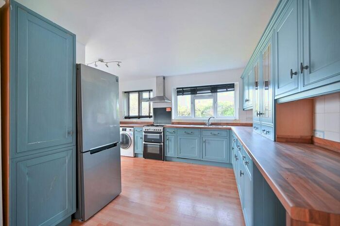 3 Bedroom Semi-Detached House To Rent In Ancaster Crescent, New Malden, KT3