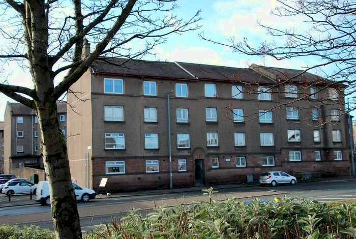 3 Bedroom Flat To Rent In High Street, Greenock, Greenock, PA15