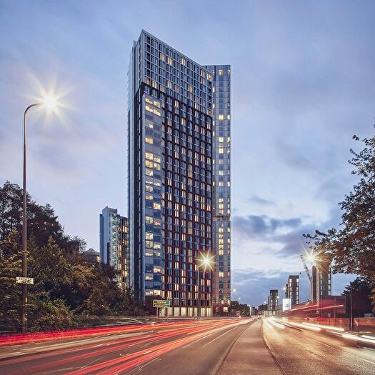 2 Bedroom Flat For Sale In Embankment Exchange, Manchester, M3