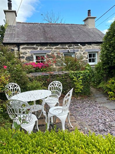 2 Bedroom Cottage For Sale In Tregarth, Bangor, Gwynedd, LL57