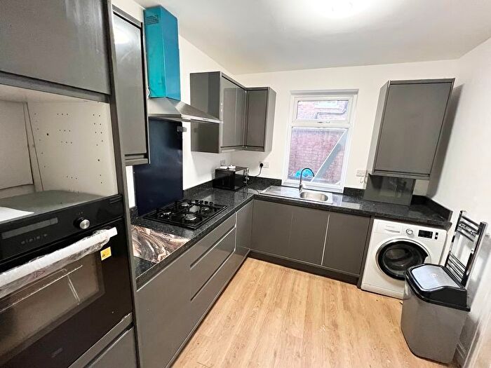 5 Bedroom Terraced House To Rent In Edmund Street, Salford, M6