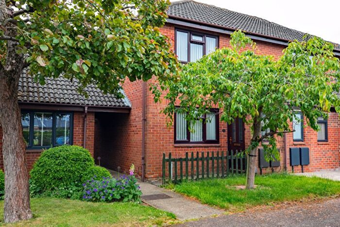 2 Bedroom Semi-Detached House To Rent In Orchard Close, Cottenham, Cambridge, CB24