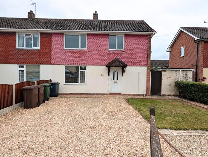3 Bedroom Semi-Detached House To Rent In Woodfield Avenue, Birchwood, LN6
