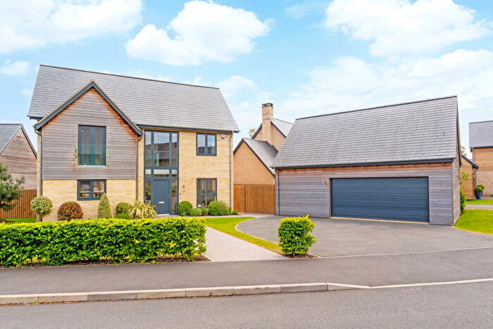 4 Bedroom Detached House For Sale In Lake Drive, Weldon, Corby, Northamptonshire, NN17