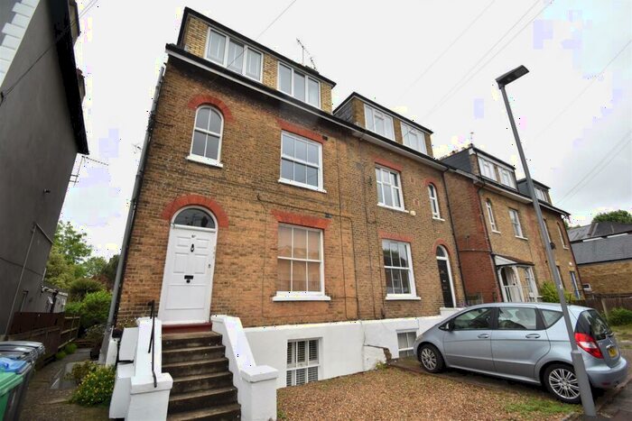 1 Bedroom Apartment To Rent In Cleaveland Road, Surbiton, KT6