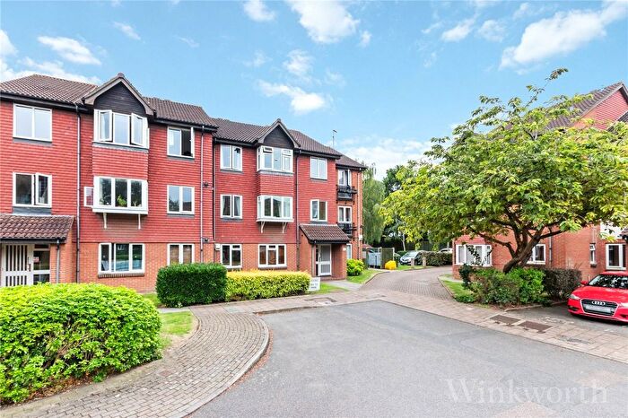 2 Bedroom Flat To Rent In Sterling Gardens, London, SE14