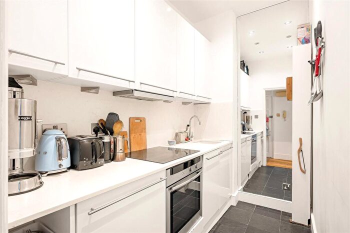 2 Bedroom Flat For Sale In Gloucester Avenue, London, NW1
