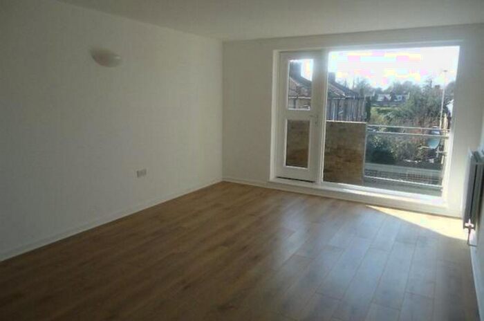 2 Bedroom Flat To Rent In Gascoigne Close, London, N17