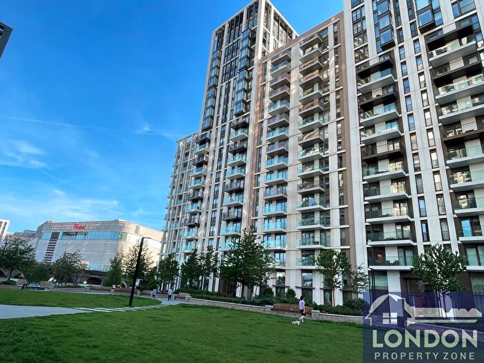 3 Bedroom Flat To Rent In Fountain Park Way, White City, London, W12