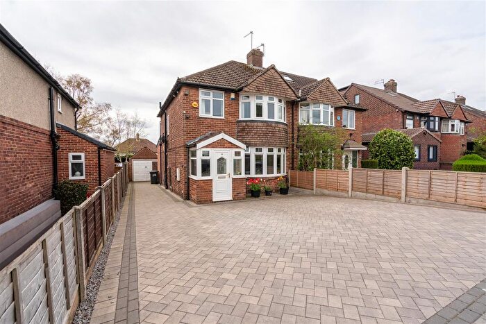 3 Bedroom Semi-detached House For Sale In Meadow Way, Alwoodley, LS17