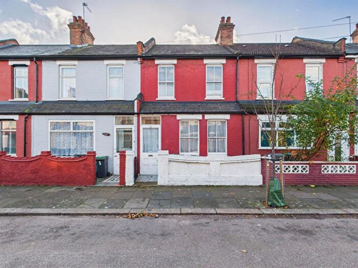 3 Bedroom House For Sale In Rosebery Avenue, London, N17