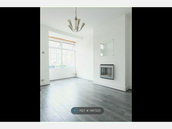 3 Bedroom Terraced House To Rent In High Hill, Essington, Wolverhampton, WV11