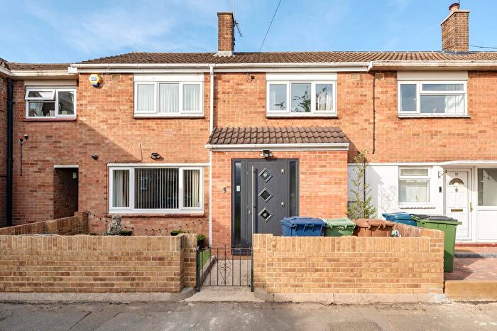 3 Bedroom Terraced House For Sale In Cholsey Close, East Oxford, OX4