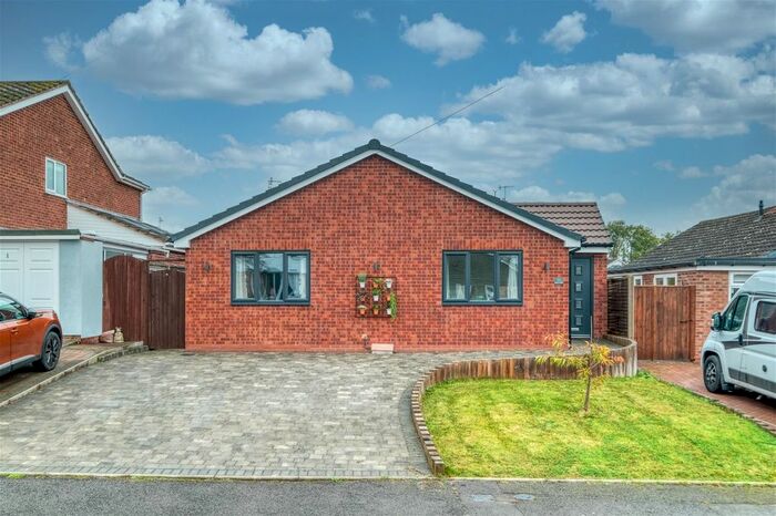 3 Bedroom Bungalow For Sale In Brecon Close, Inkberrow, Worcester, WR7