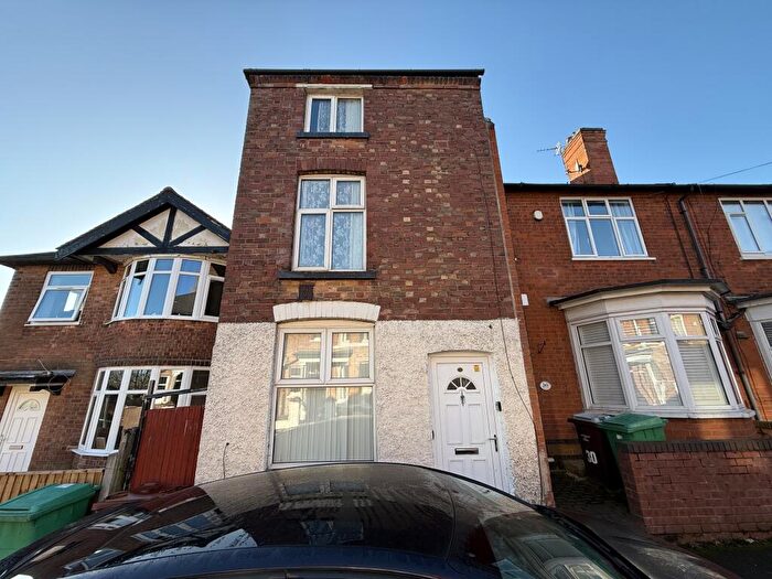 4 Bedroom Terraced House For Sale In Corby Road, Nottingham, NG3