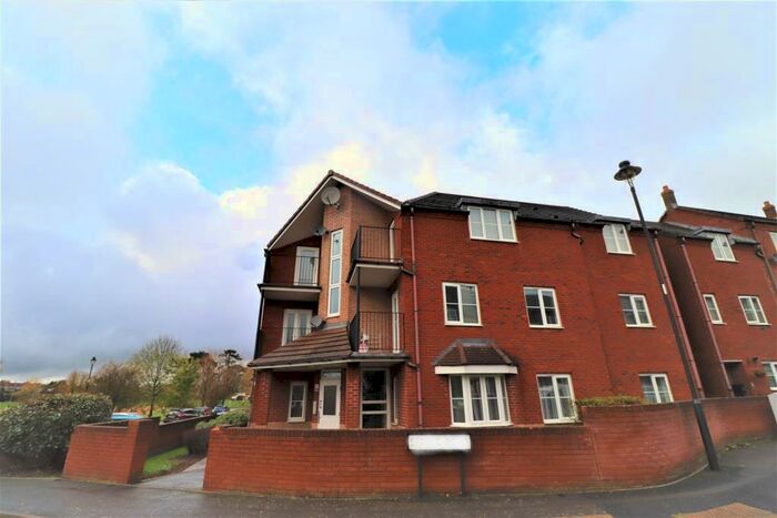 2 Bedroom Flat To Rent In Spruce Road, Nuneaton, CV10