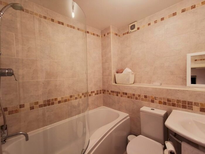 1 Bedroom Flat To Rent In Highfield Court, Ossett, West Yorkshire, WF5