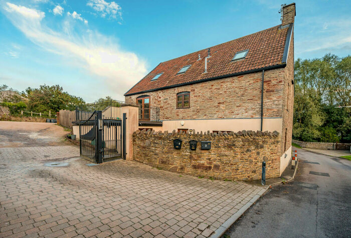 2 Bedroom Apartment For Sale In Nibley Lane, Yate, Bristol, Gloucestershire, BS37