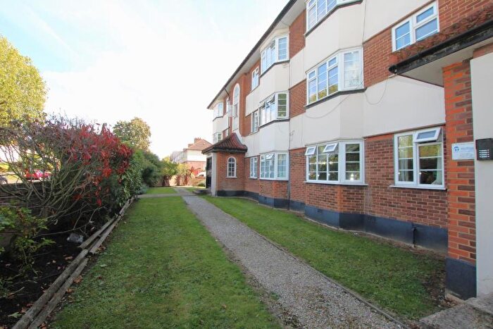 2 Bedroom Flat To Rent In Kenton Lane, Kenton, HA3