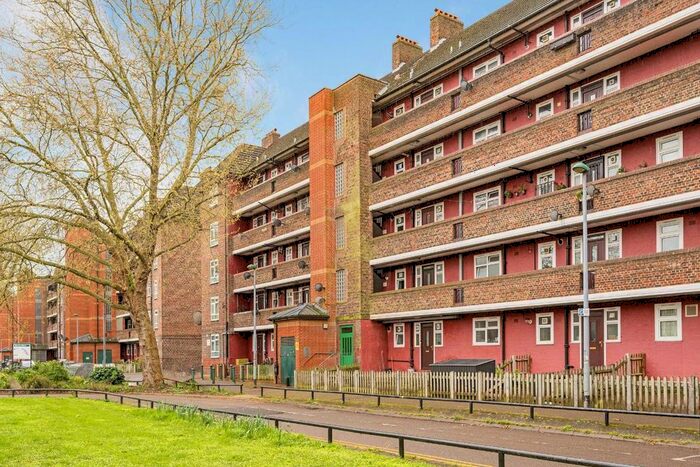3 Bedroom Flat To Rent In Homerton Road, London, E9