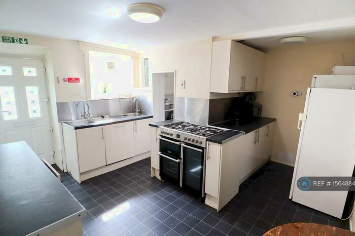 8 Bedroom Terraced House To Rent In Old Tiverton Road, Exeter, EX4