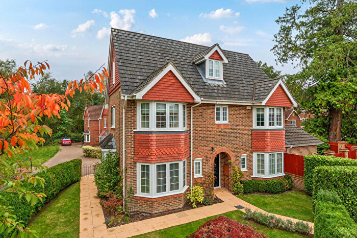 4 Bedroom Detached House For Sale In Kintbury Close, Fleet, GU51