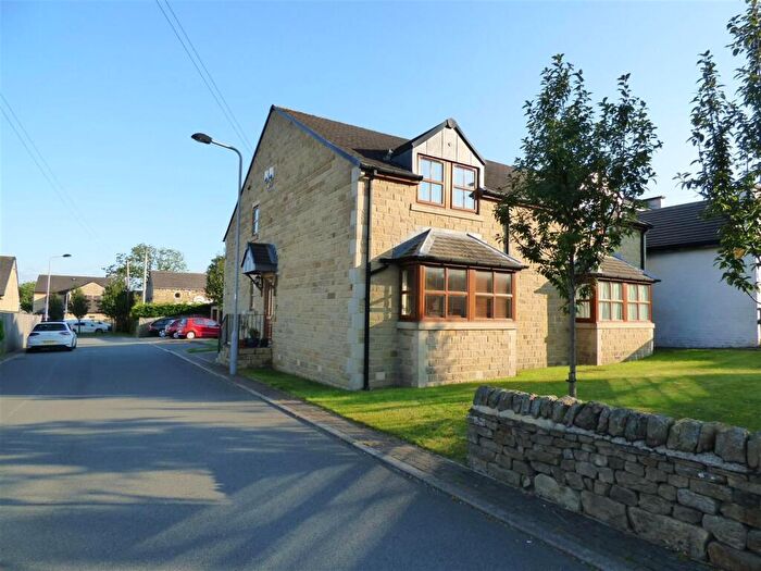 2 Bedroom Flat To Rent In Sheriff Court, Bingley, BD16