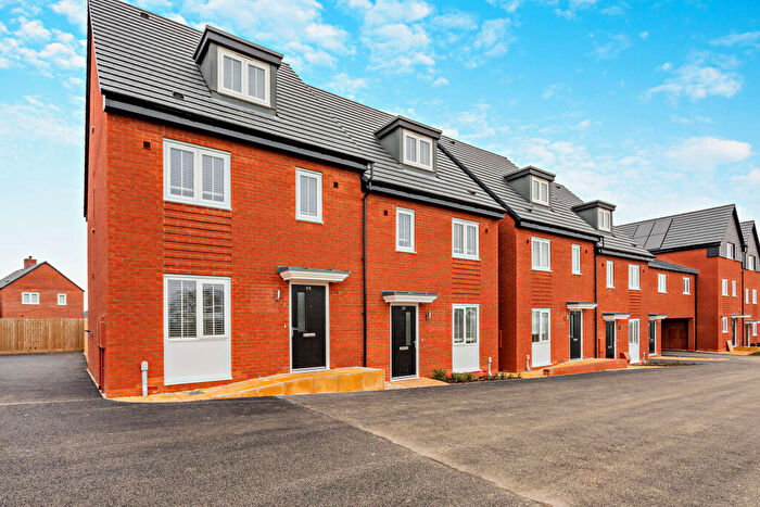 3 Bedroom Town House To Rent In Brome Close, Harpole, Northampton, NN7