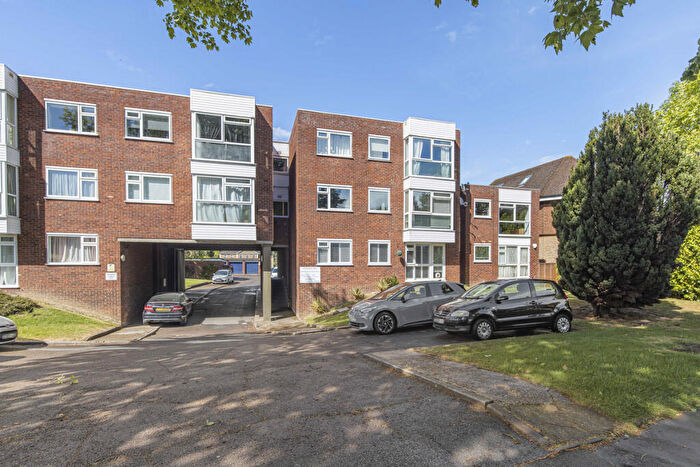 2 Bedroom Apartment For Sale In Evening Hill, Beckenham, BR3